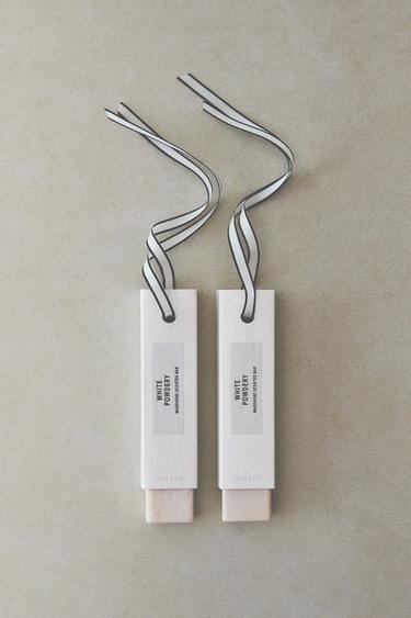 Zara SET OF WHITE POWDERY WARDROBE SCENTED STICKS (SET OF 3) - Various - Image 0
