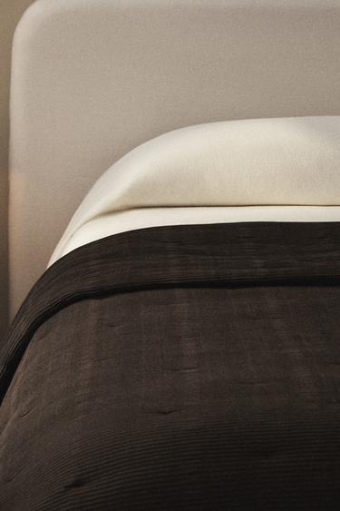 GATHERED COTTON QUILT - Dark brown by Zara
