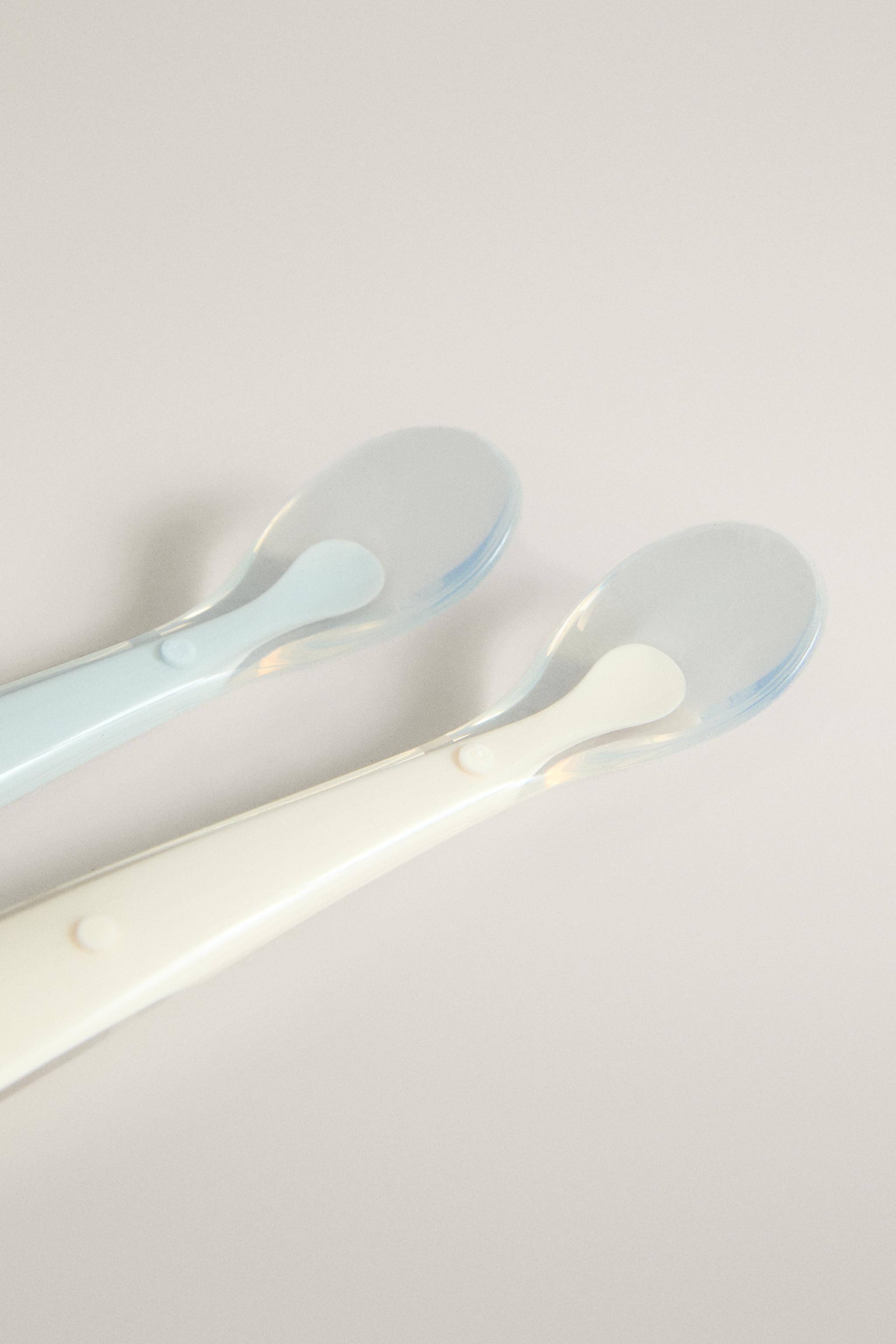 LOT DE 2 CUILLÈRES POUR ENFANT EN SILICONE