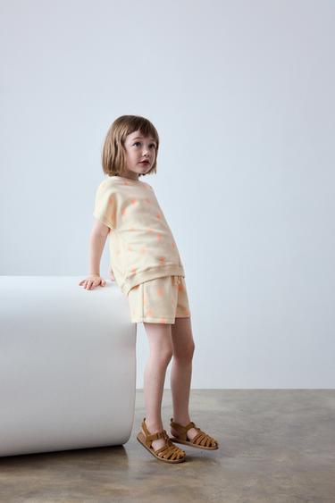 CONJUNTO JOGGING CAMISETA Y BERMUDA ESTAMPADA - Piedra de Zara