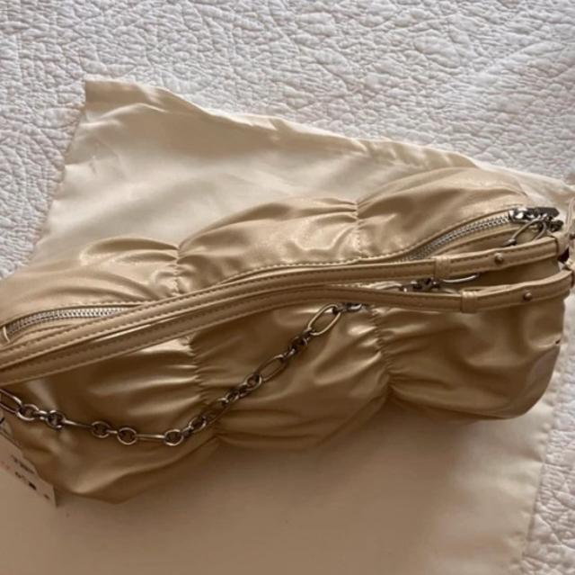 GATHERED SHOULDER BAG - Image 7