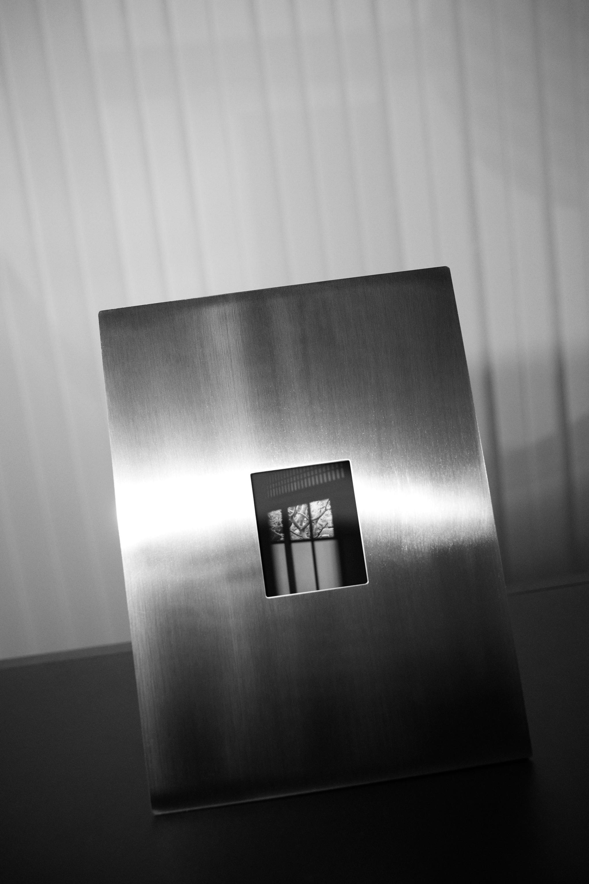MINIMALIST METAL PHOTO FRAME — Silver