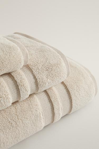 EXTRA SOFT DOUBLE-BORDER BATH TOWEL — Light sand 2