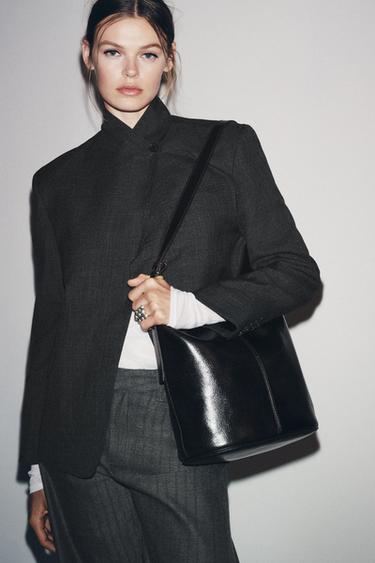 Zara ASYMMETRIC LEATHER BUCKET BAG - Black