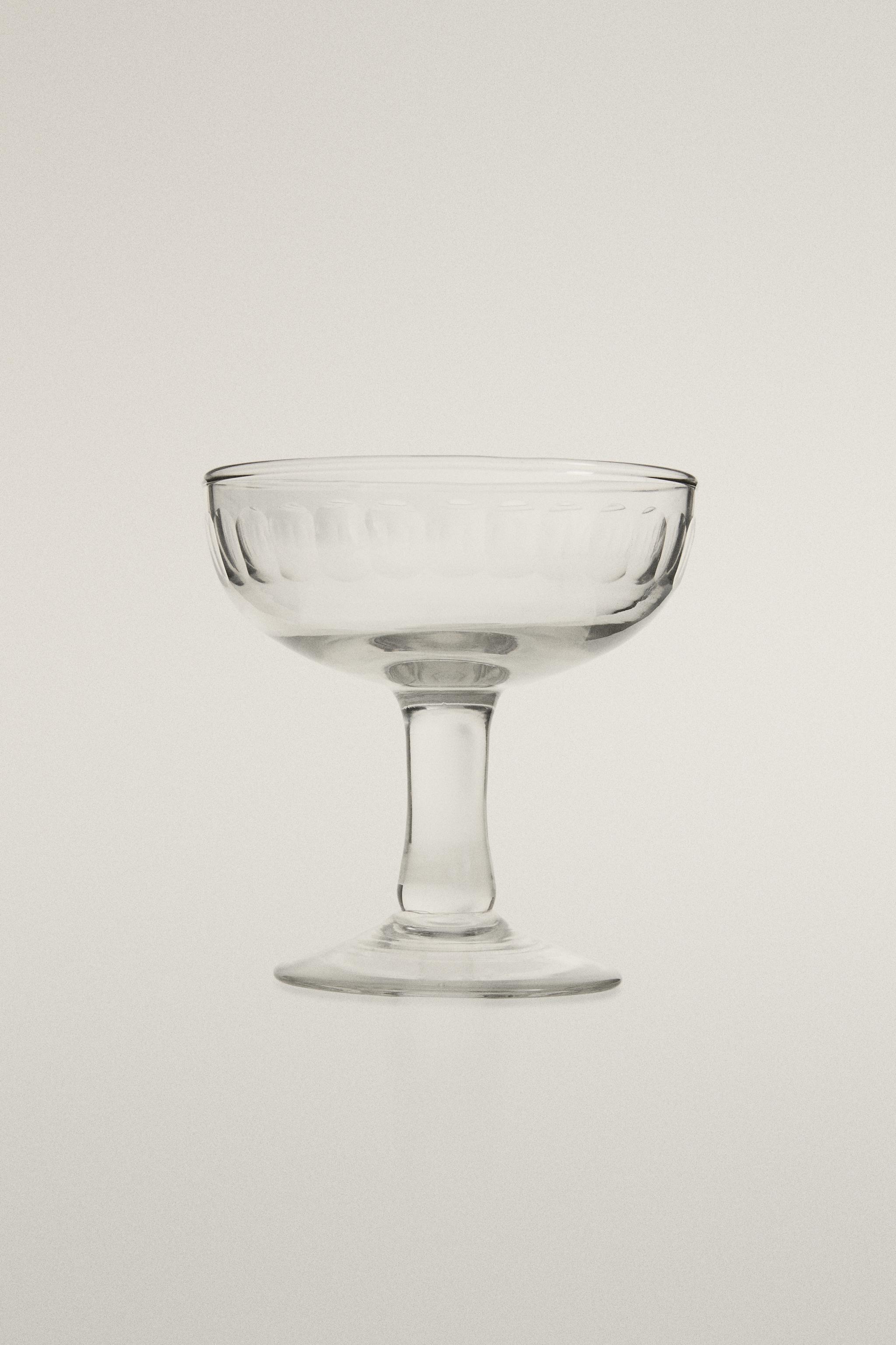 VERRE À VIN RELIEF VERTICAL