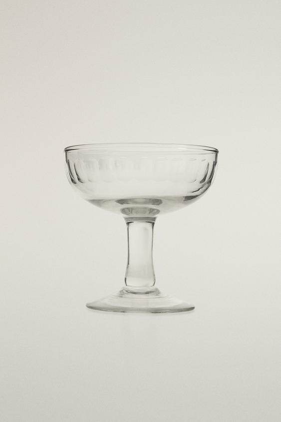 TAÇA DE VIDRO COM RELEVO VERTICAL - Transparente da Zara - Imagem 0
