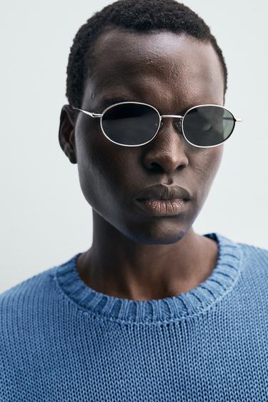 T-SHIRT IM RELAXED-FIT AUS STRICK - Blau von Zara