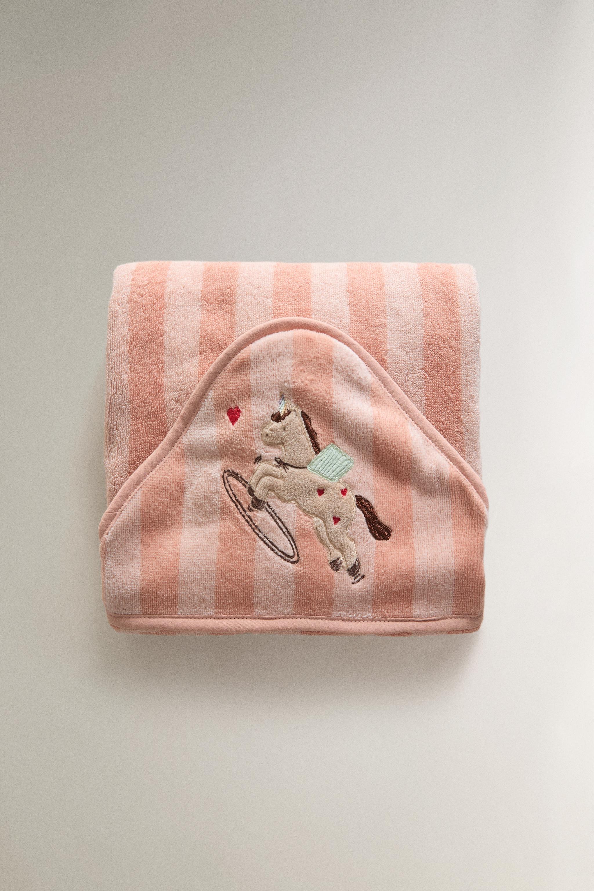 Детские полотенца Zara UNICORN KIDS' HOODED BATH — фото 3