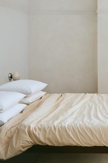 MARBLE JACQUARD SATEEN DUVET COVER - بيج الخاص بـ Zara