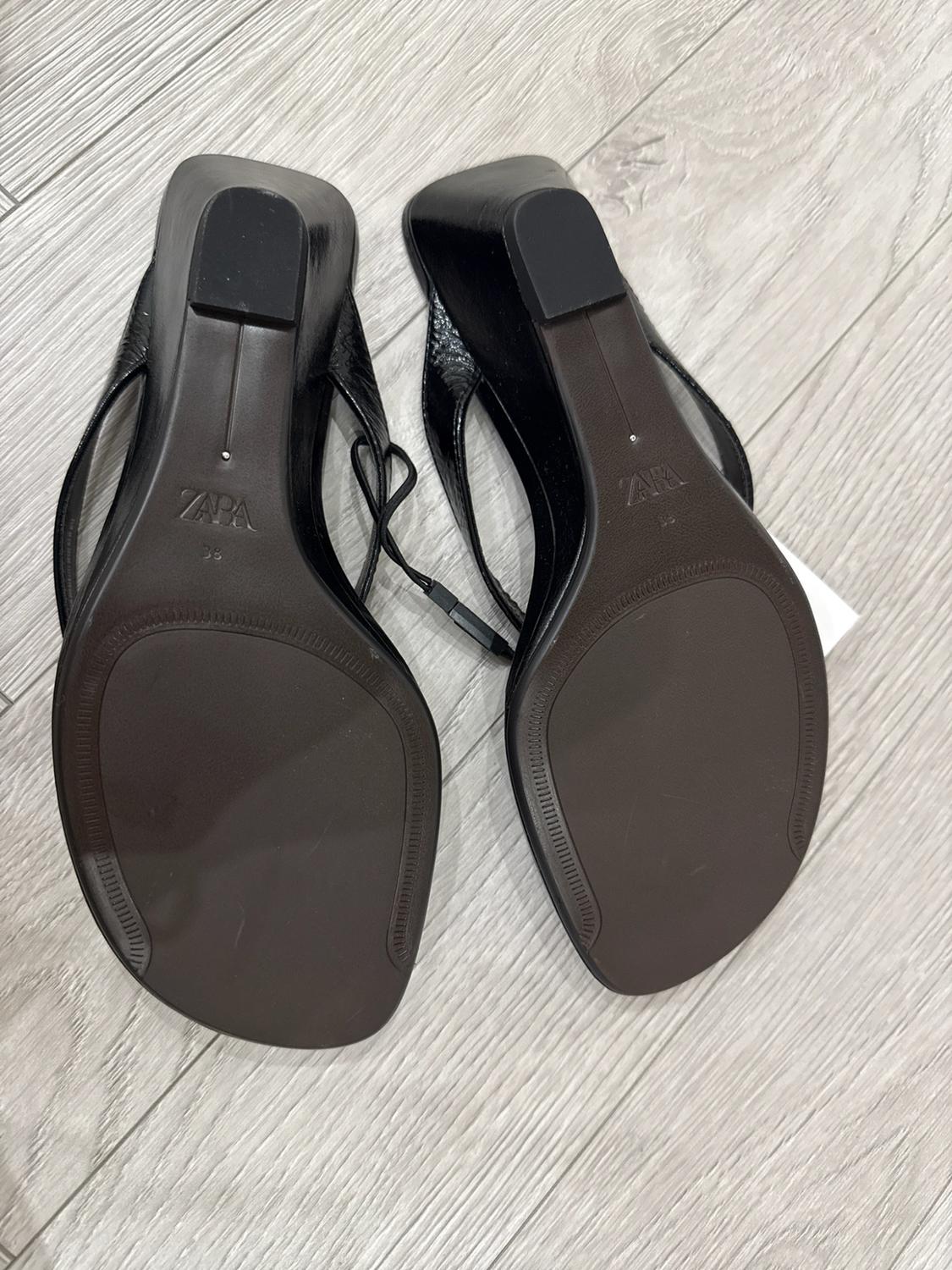 LEATHER WEDGE SANDALS - Image 3