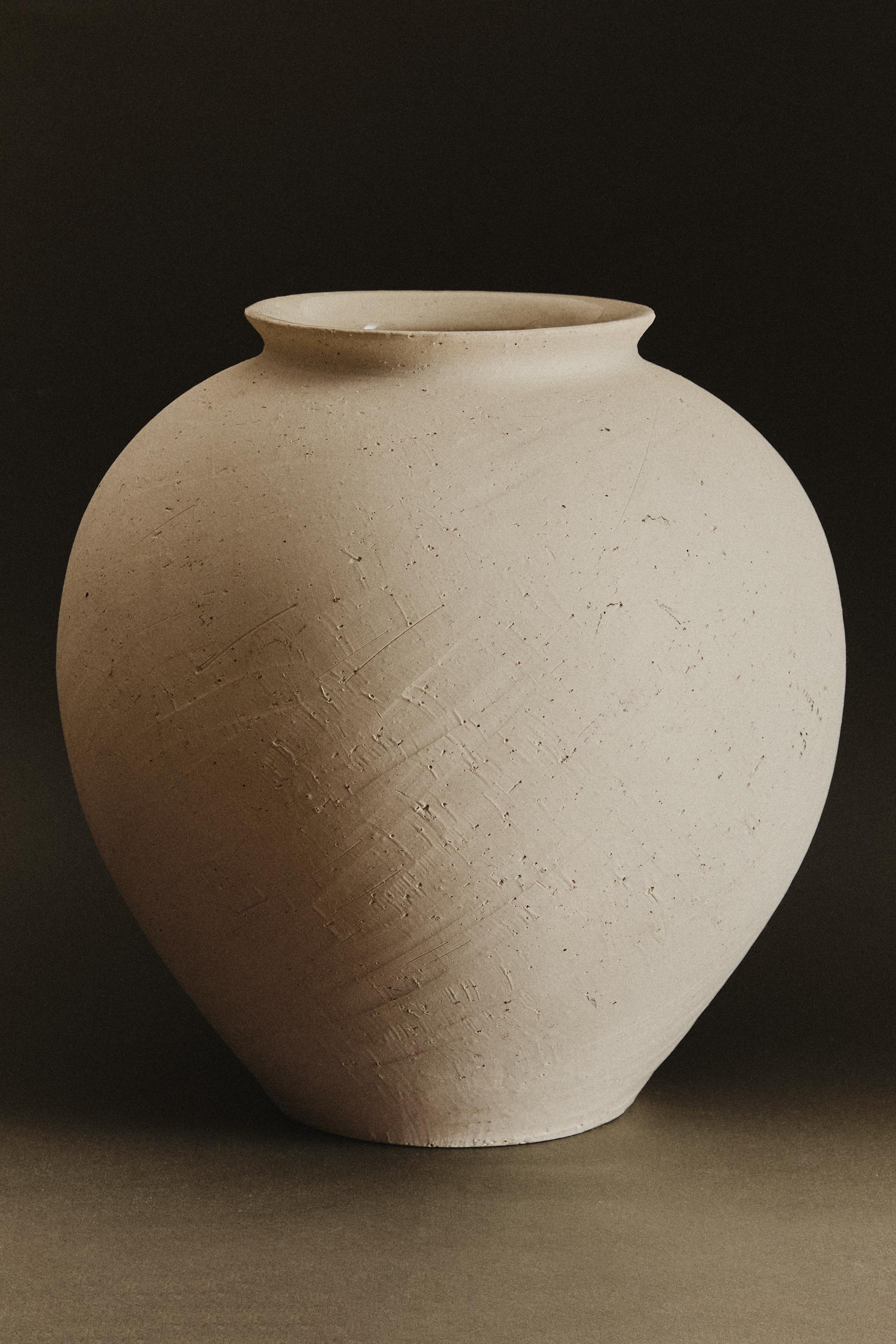 TEXTURED CERAMIC VASE