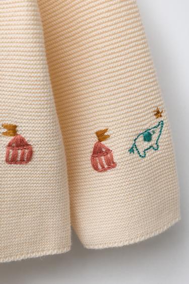 Zara EMBROIDERED ELEPHANT KNIT SWEATER - Ecru