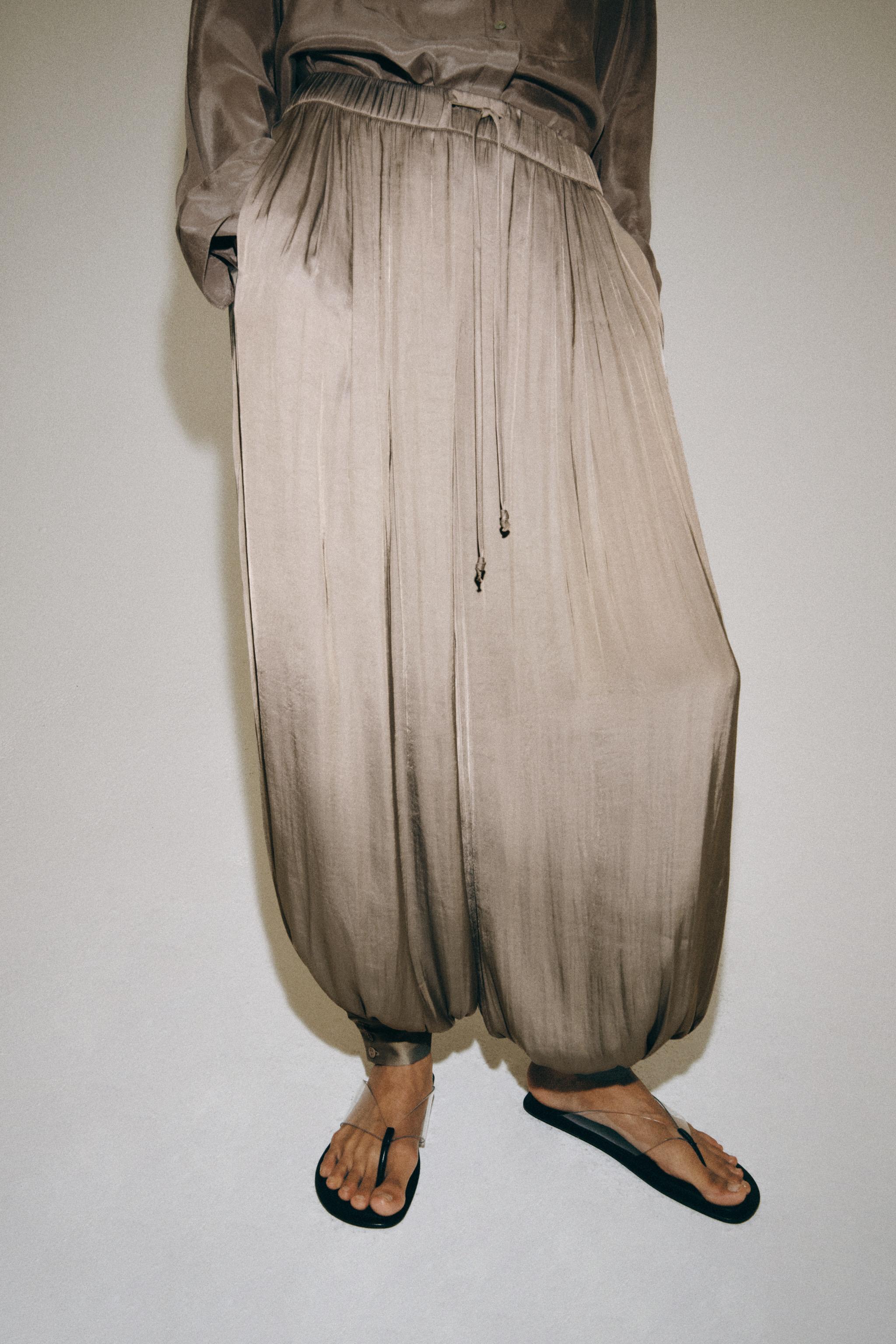 Женские брюки Zara ZW COLLECTION SATIN BALLOON PANTS — фото 2