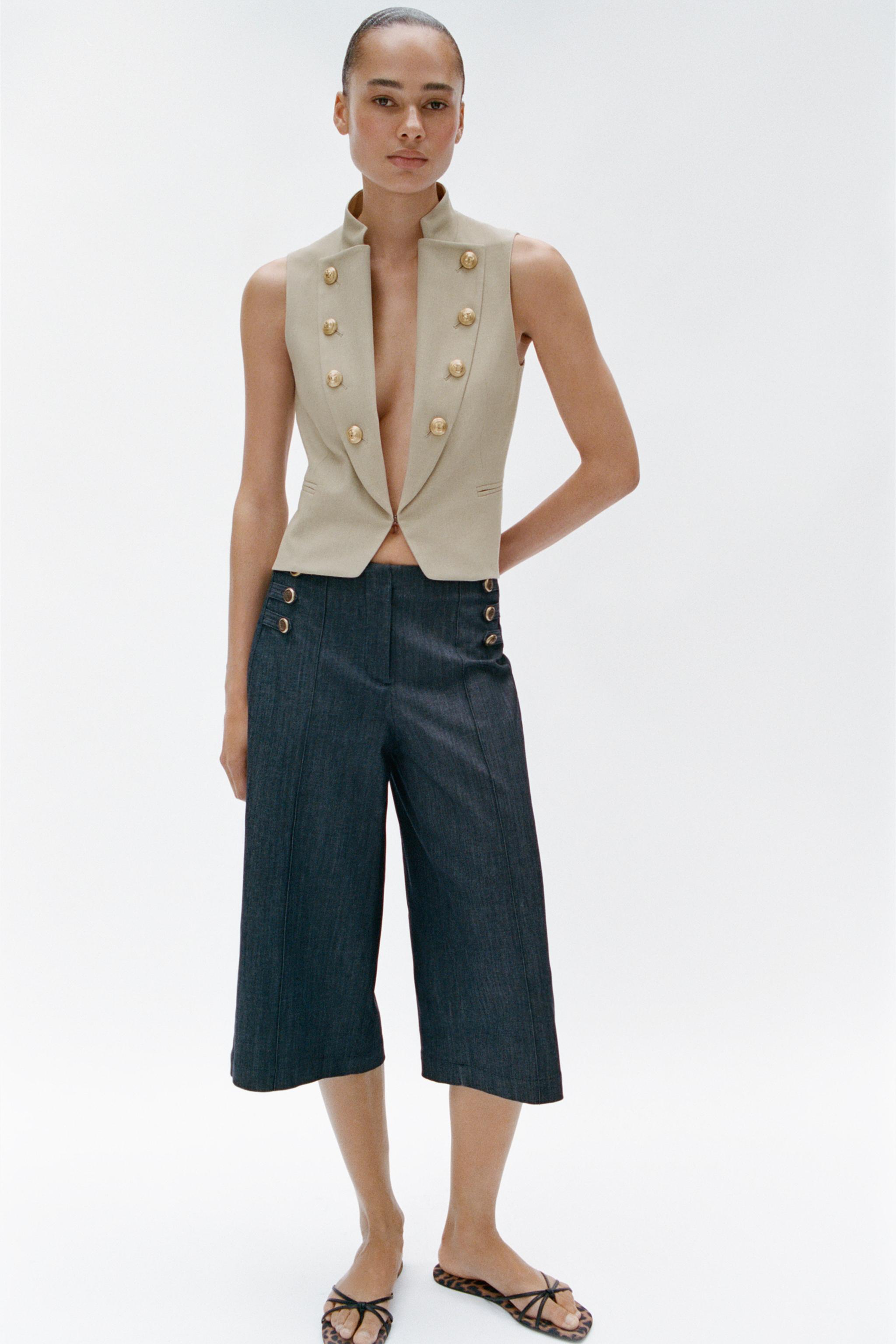 LAPEL BUTTON VEST — Sand