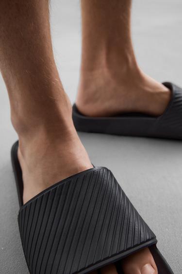 CHANCLA DE BAÑO - Azul de Zara