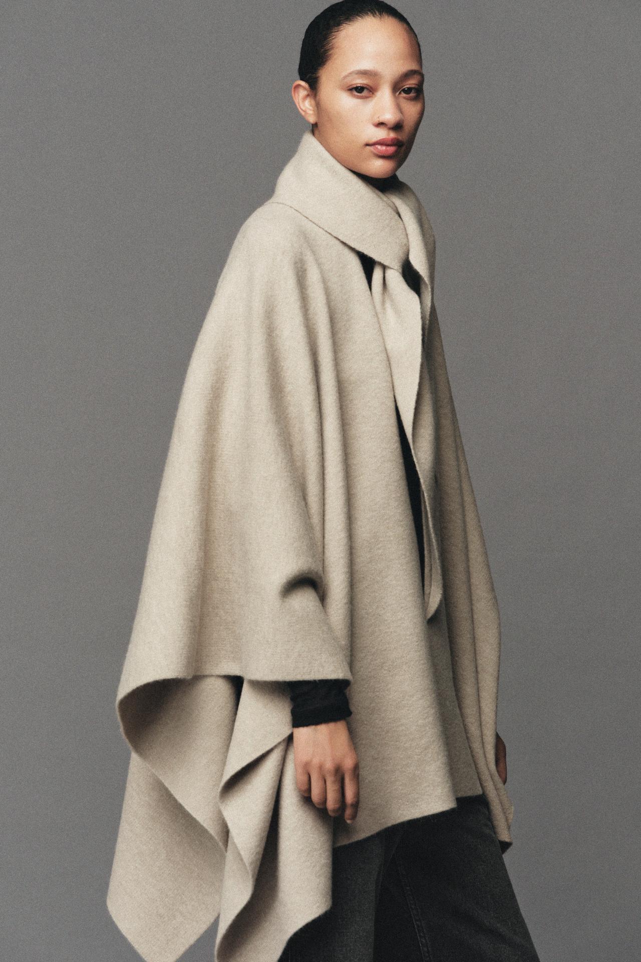 BANDANA KNIT CAPE — Ice