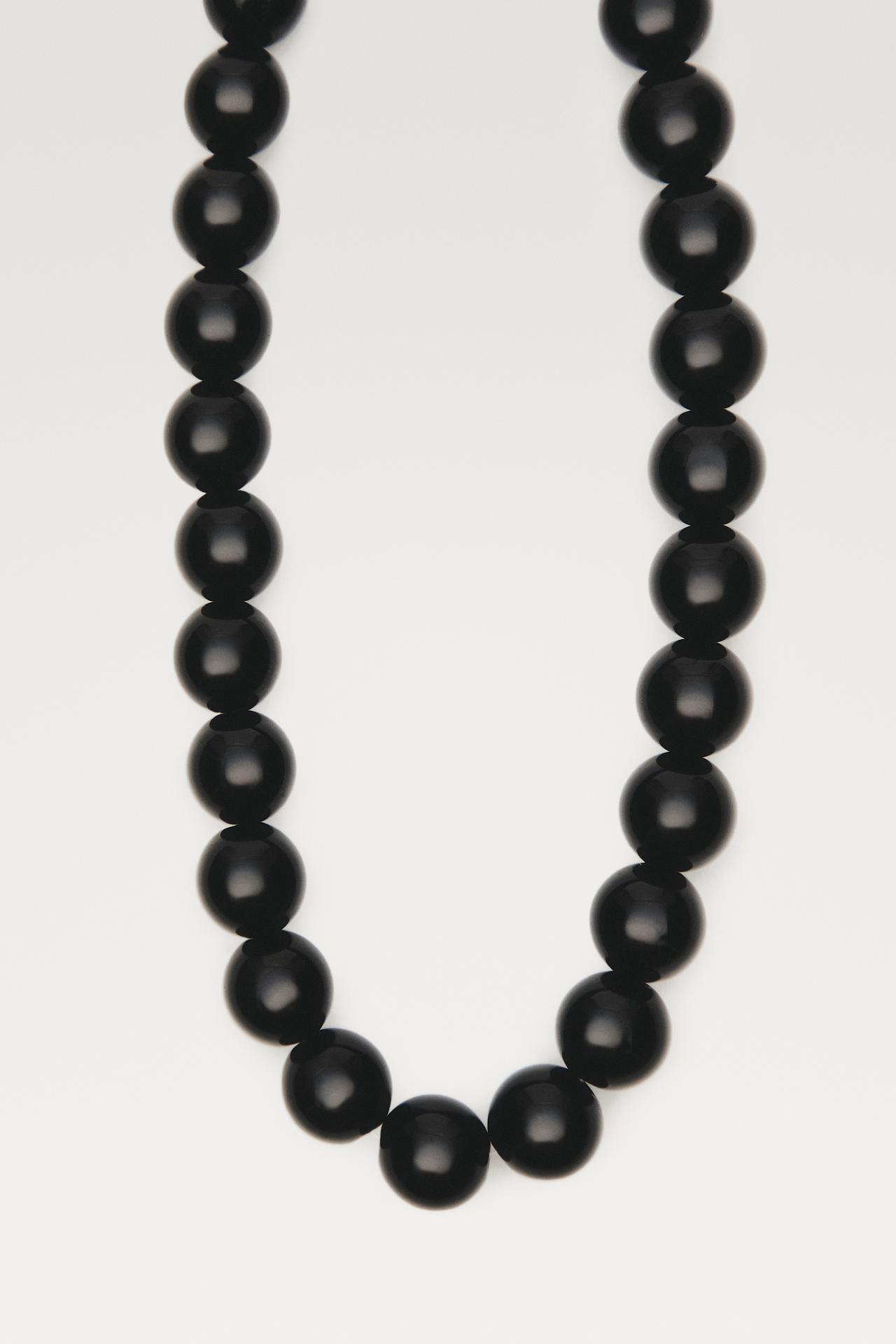 Glass bead necklace — Black