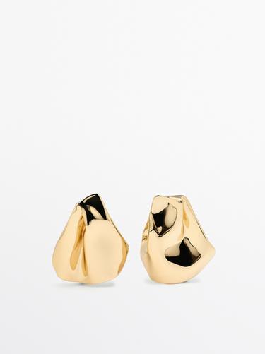 Pendientes medianos pliegues - Dorado de Zara