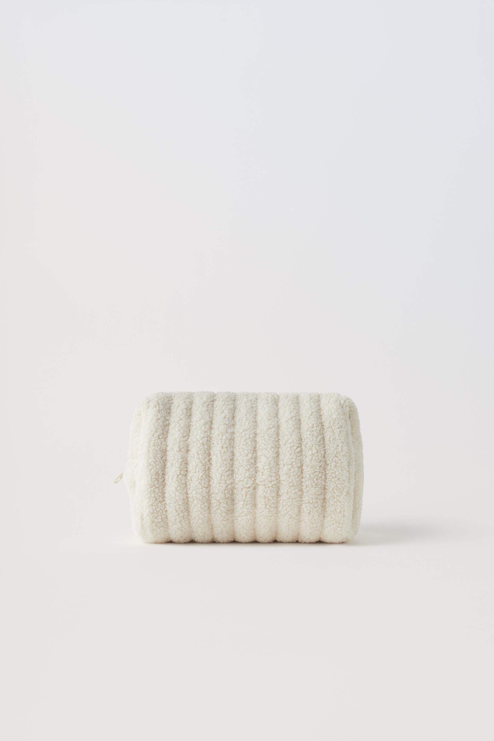 FAUX SHEARLING TOILETRY BAG - Ecru White