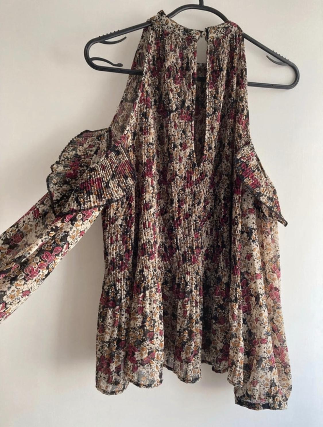 FLORAL CUT OUT BLOUSE - Image 5