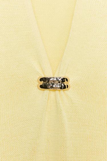 KNIT JUMPER WITH SHORT SLEEVES AND GOLD APPLIQUÉ - Yellow by Zara - Image 5