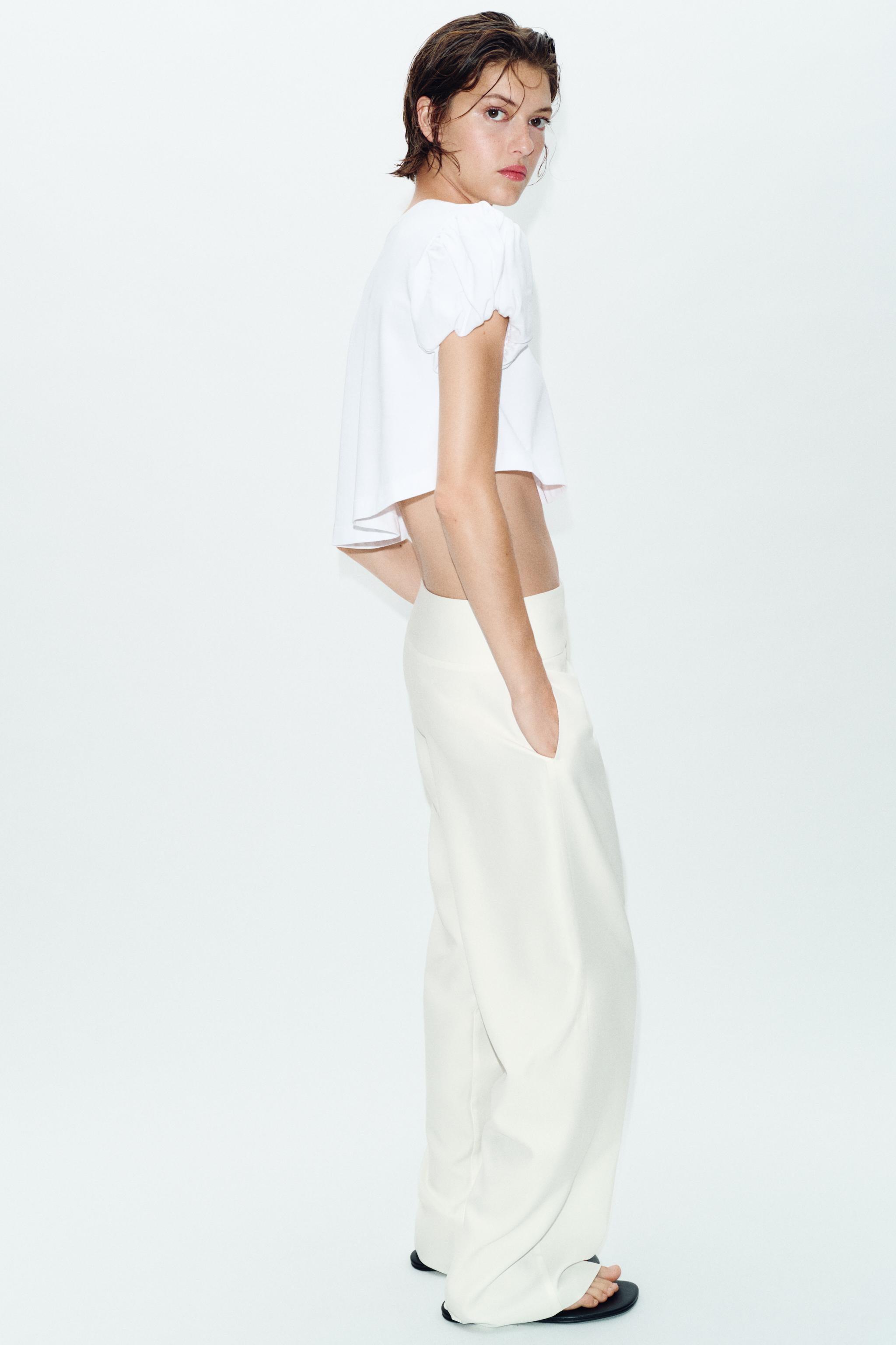 T-SHIRT COURT À MANCHES AMPLES