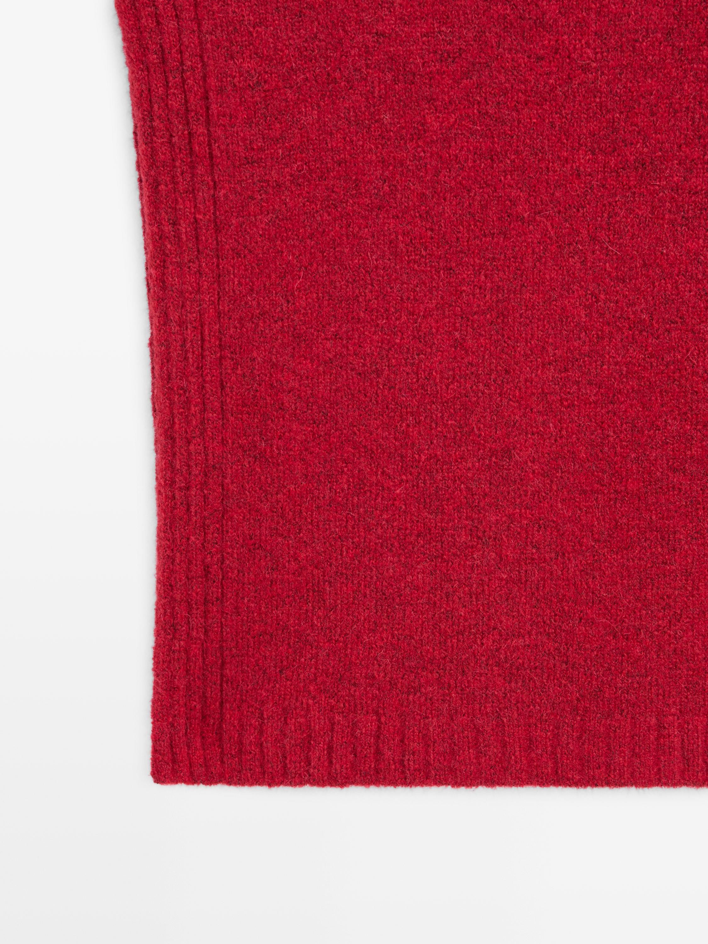 Plastron à col montant