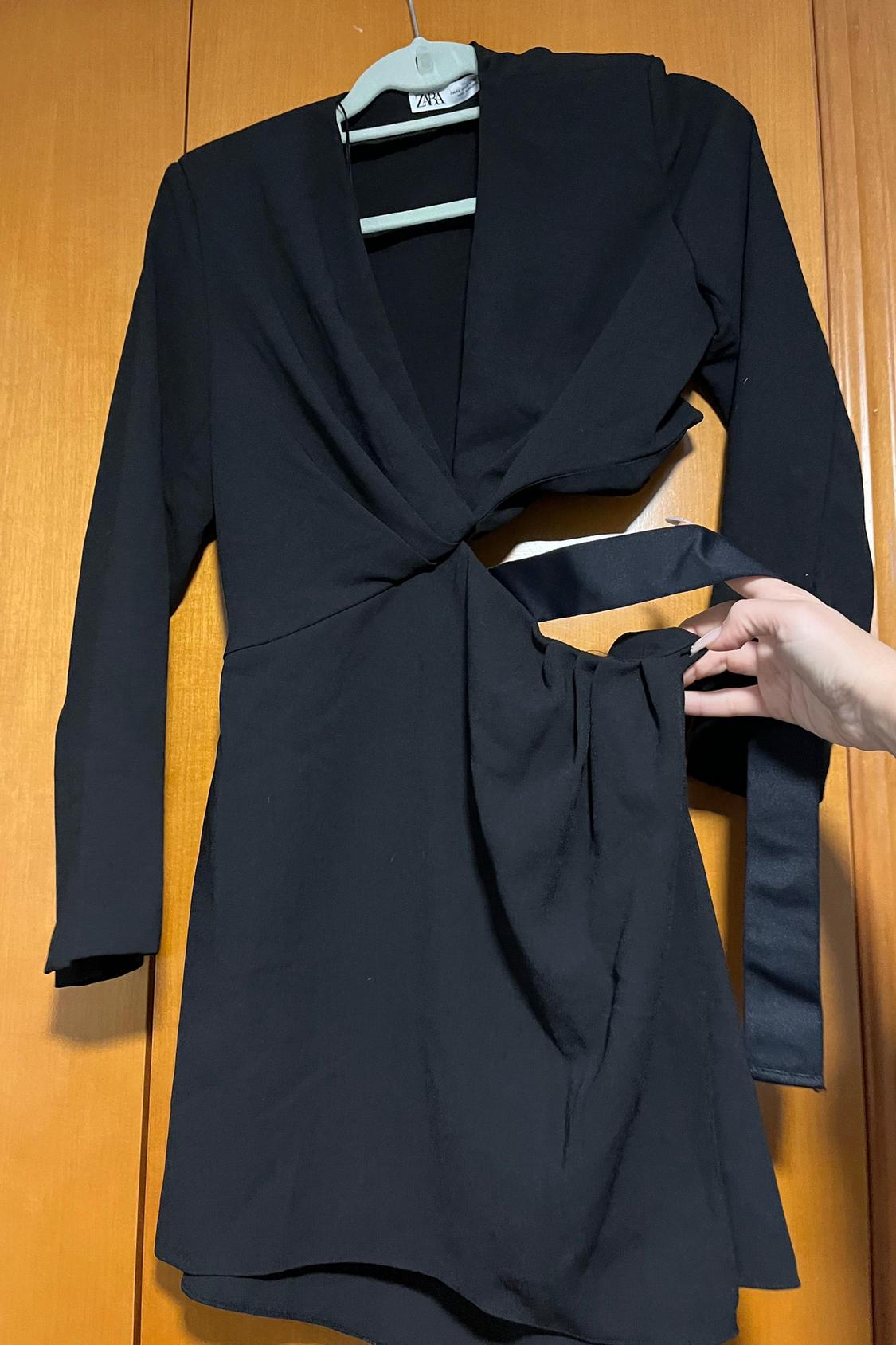 MINI DRESS WITH CUT-OUT DETAIL