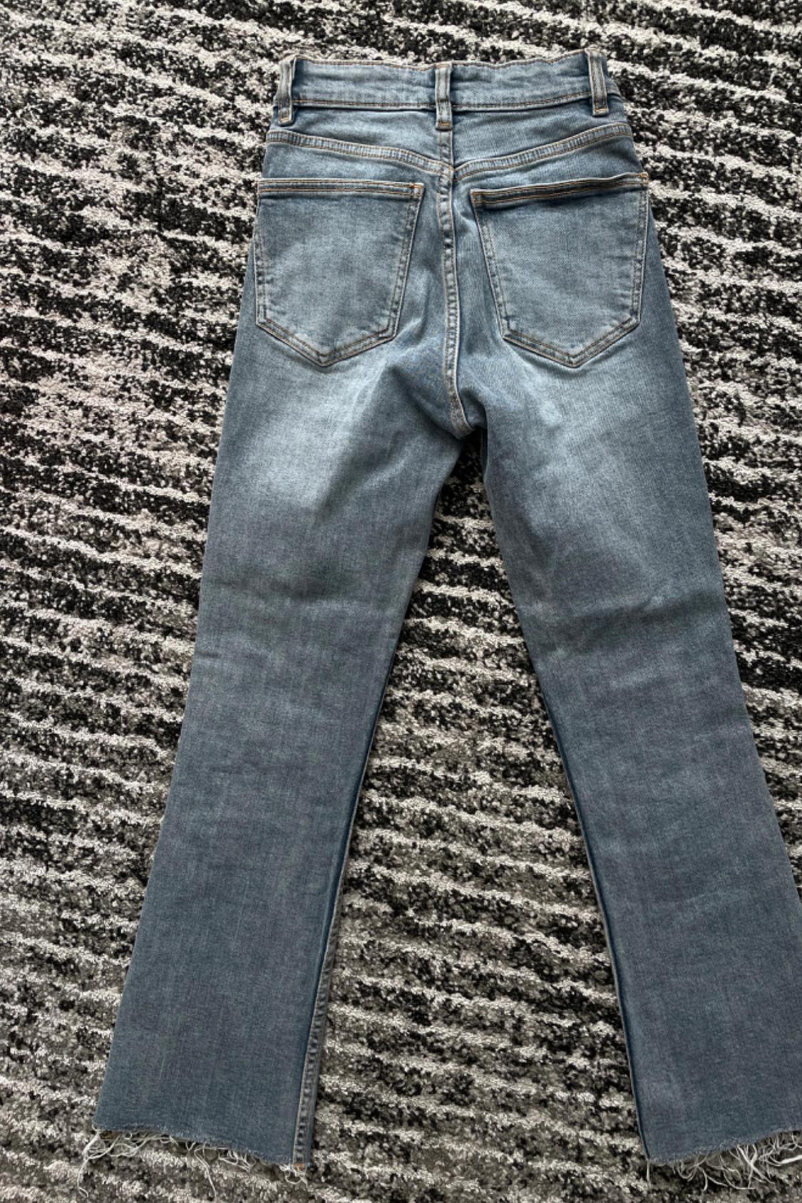 CROPPED FLARE MID-RISE JEANS - Image 3