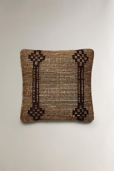 JUTE CUSHION COVER - بني الخاص بـ Zara