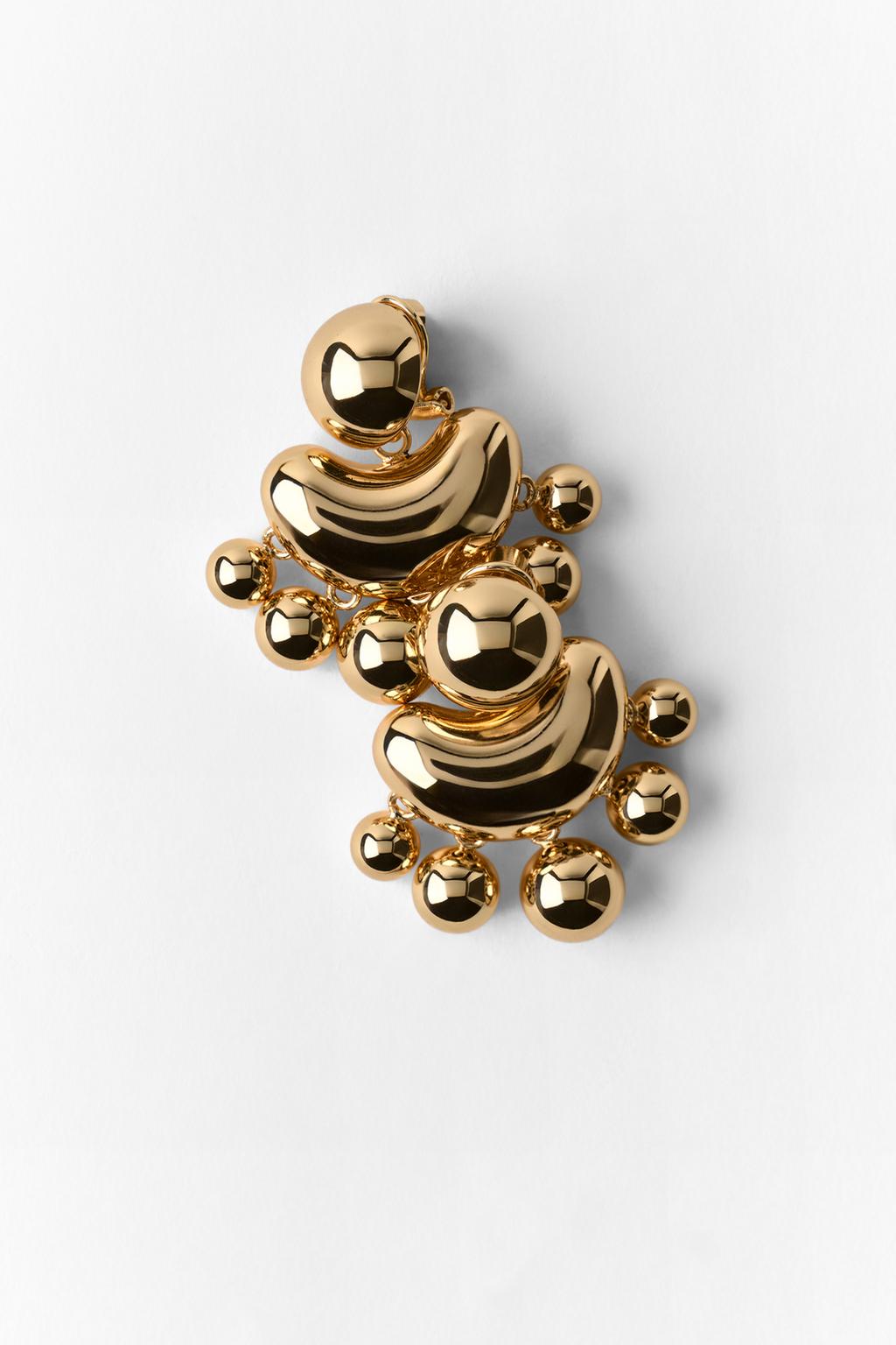 METAL EARRINGS WITH EMBOSSED PIECES