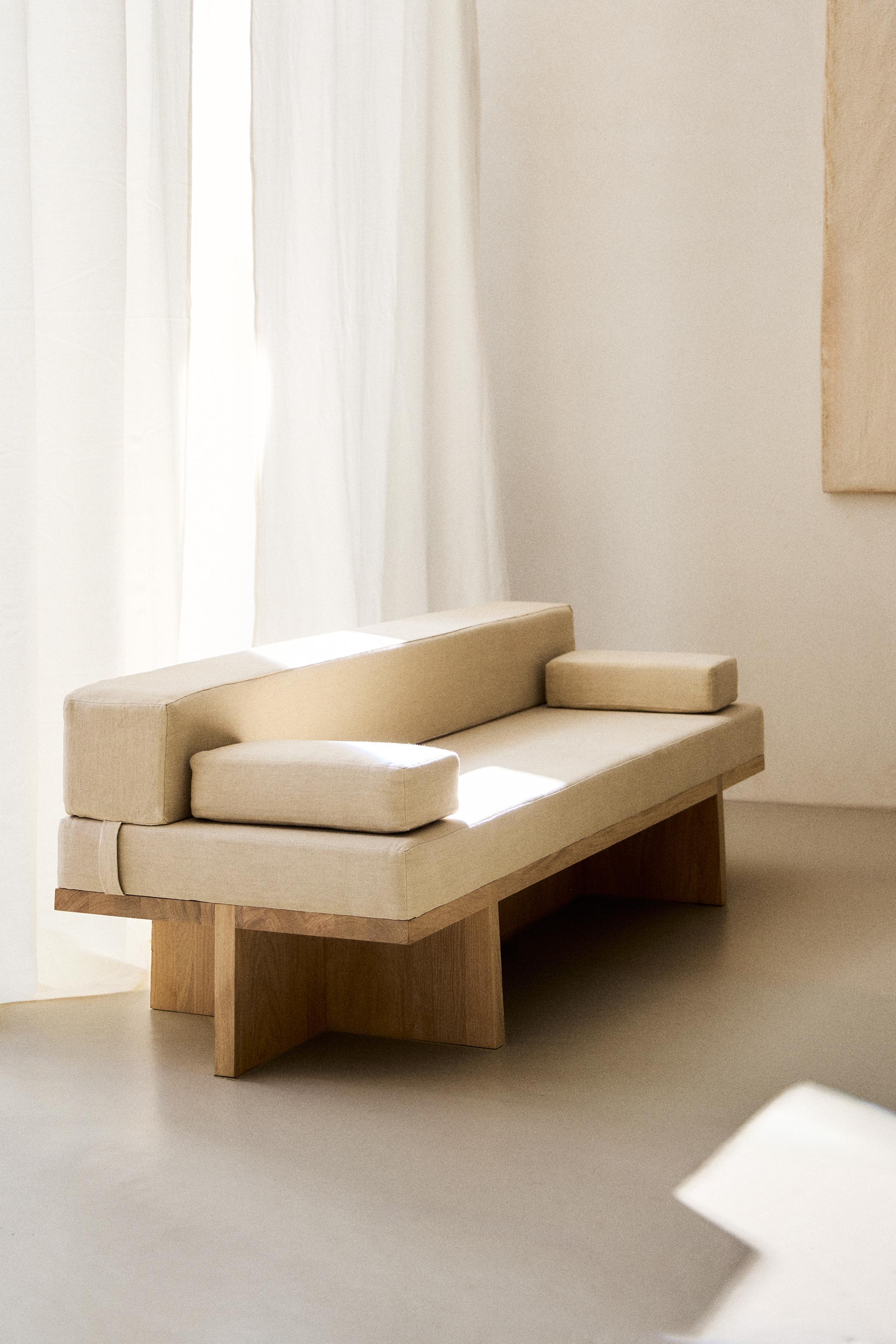 DAYBED 01 — Light beige