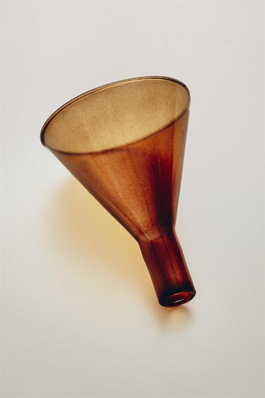 BOROSILICATE GLASS FUNNEL — Brown 1