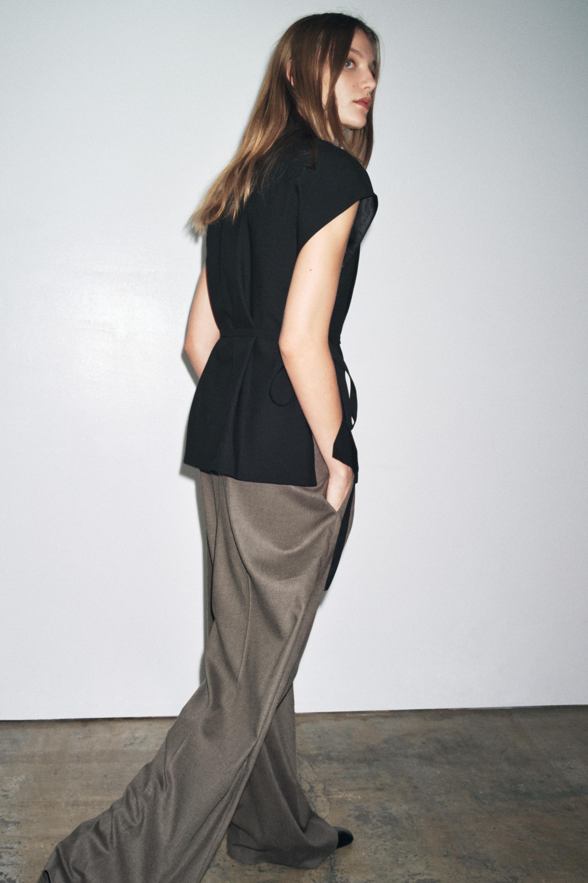 ZWコレクション ベルト付きベスト - ブラック | ZARA Japan / 日本