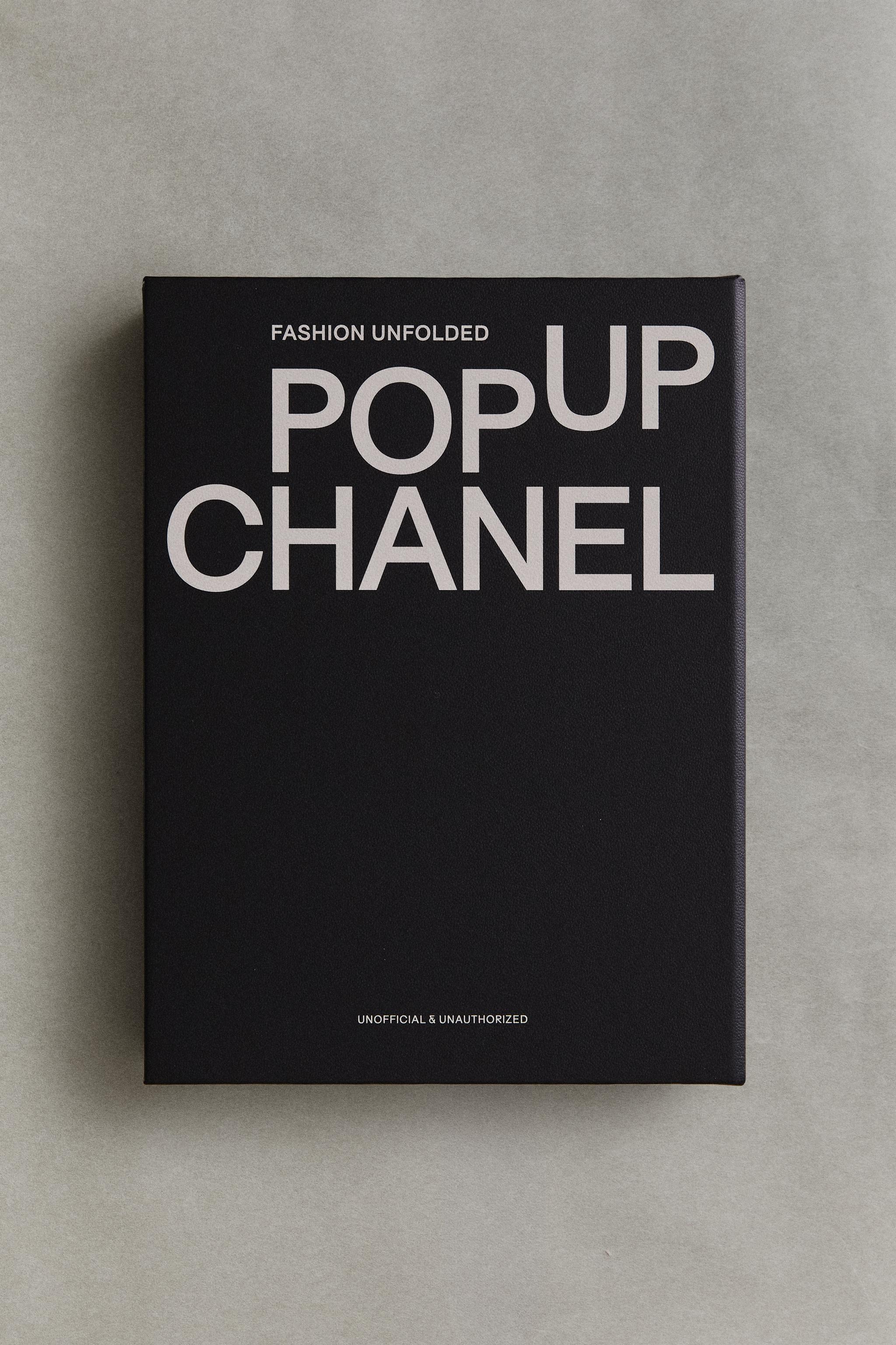LIVRE FASHION UNFOLDED "POP UP" (ANGLAIS)