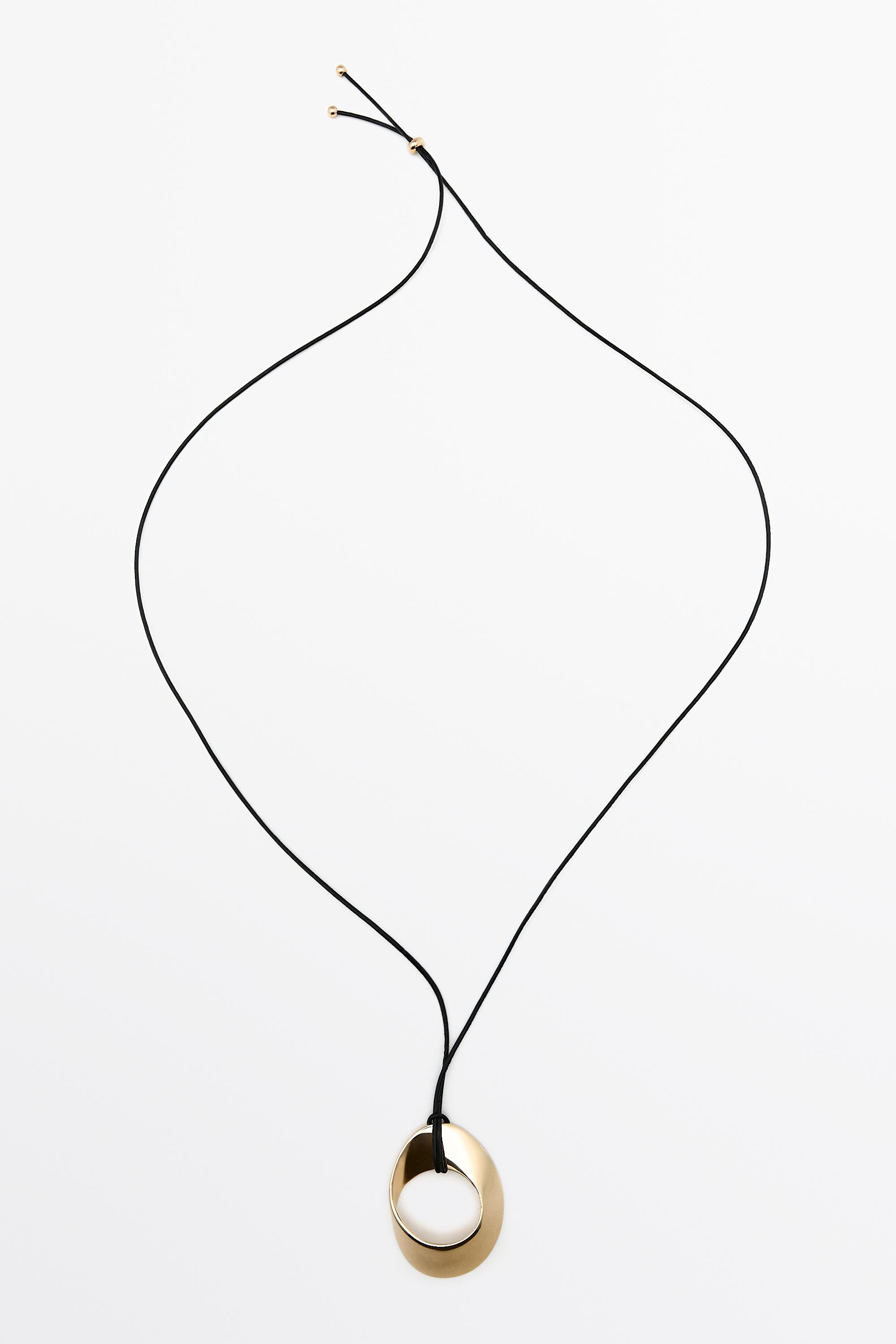 Twist hoop necklace