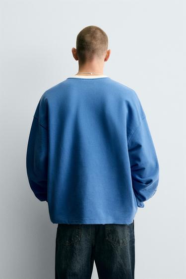 ΜΠΛΟΥΖΑ ΜΕ ΣΧΕΔΙΟ ΚΑΙ ΞΕΒΑΜΜΑ - Μπλε ανοιχτό του Zara