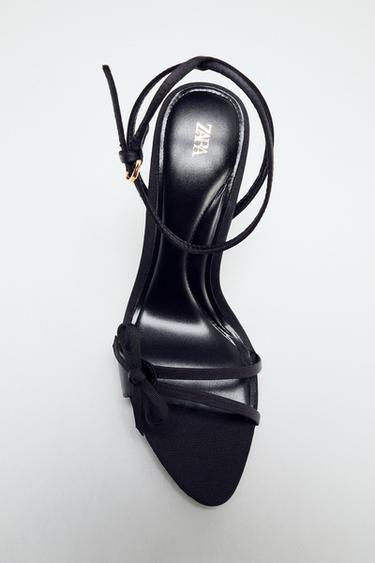 SANDALES À TALONS ET BRIDES EN SATIN - Noir de Zara