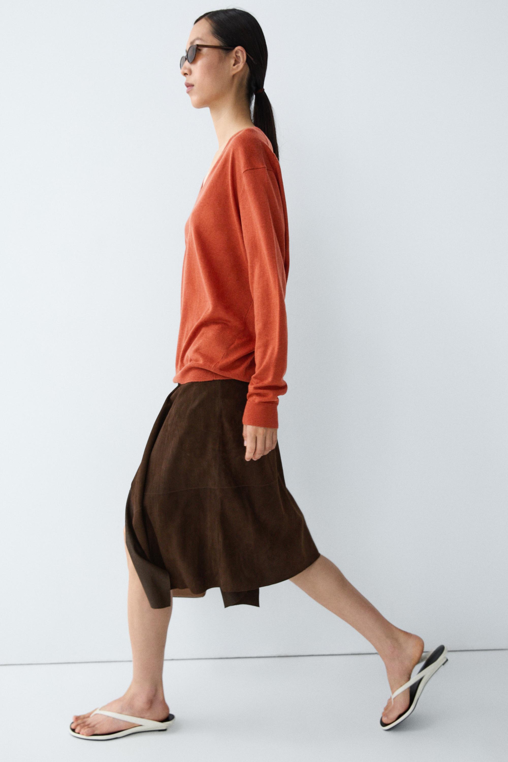 V-neck knit sweater — Burnt orange