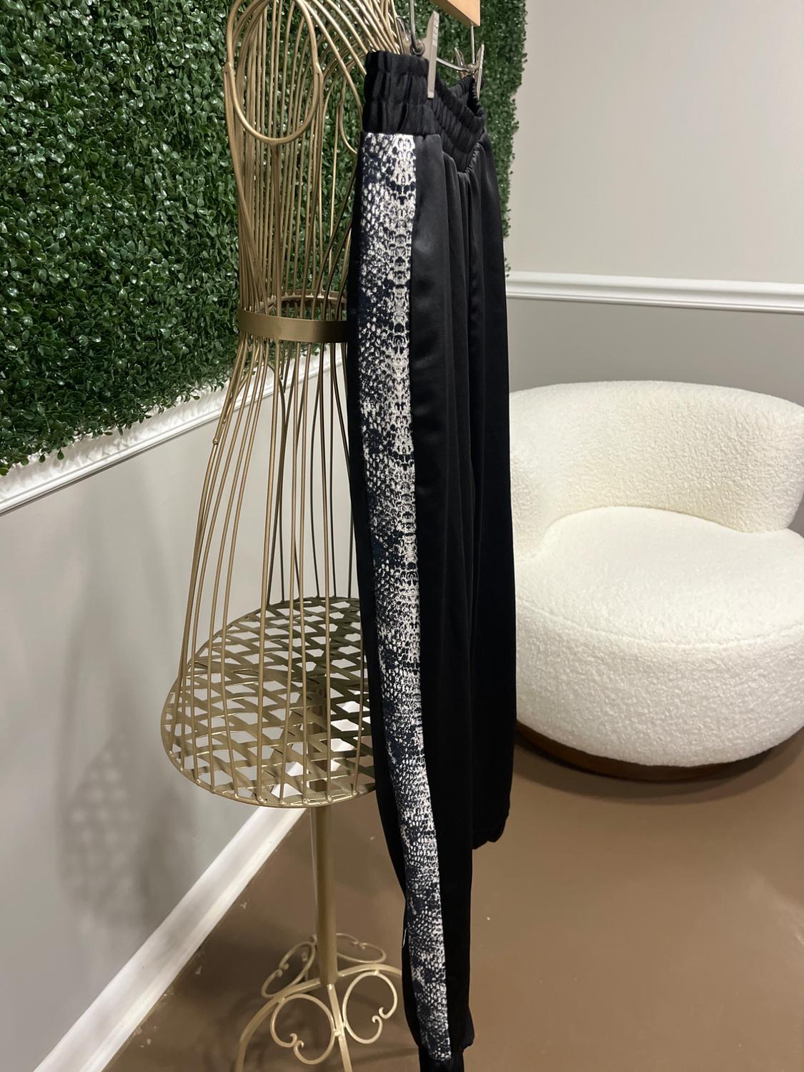 JOGGING PANTS WITH SNAKESKIN PRINT STRIPE - Image 3