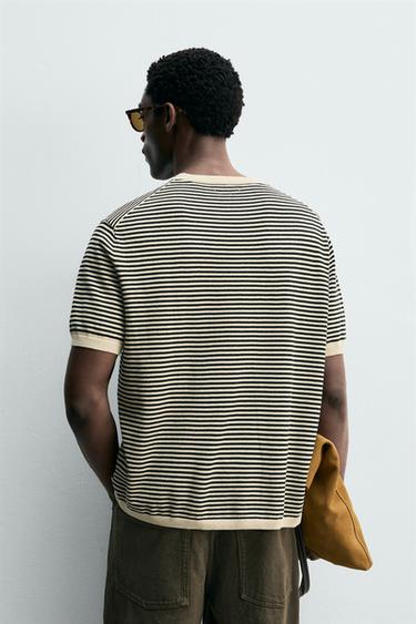 T-SHIRT EN POINT DE COTON ET LIN À RAYURES - Écru / Noir de Zara - Image 2