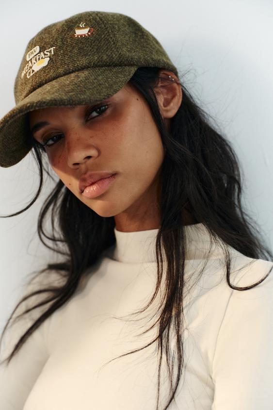 GORRA ESPIGA BORDADOS CONTRASTE - Verde de Zara - Imagen 0