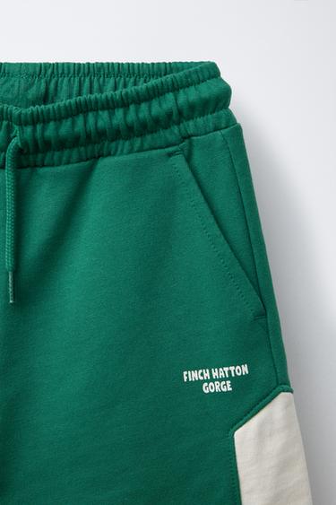 ENSEMBLE DE JOGGING T-SHIRT ET BERMUDA LISERÉS - VERT de Zara - Image 5