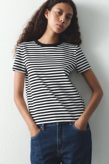 Zara SLIM FIT - ROUND NECK - REGULAR LENGTH - SHORT SLEEVE<br/><br/>T-shirt made of a cotton blend. Round neck and short sleeves. - striped