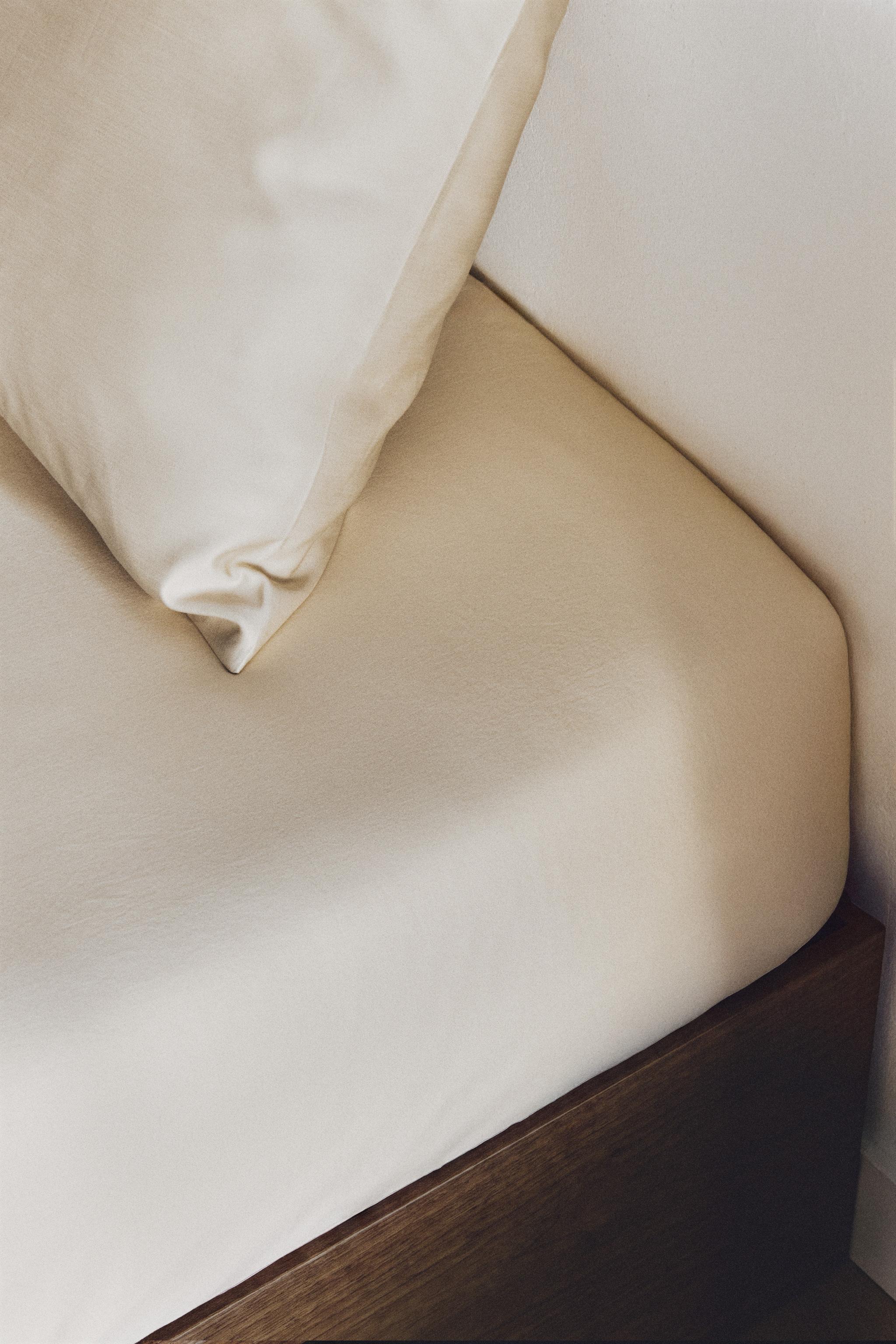 FADED SATEEN FITTED SHEET | 30 CM HIGH (300 THREAD COUNT) — Vanilla