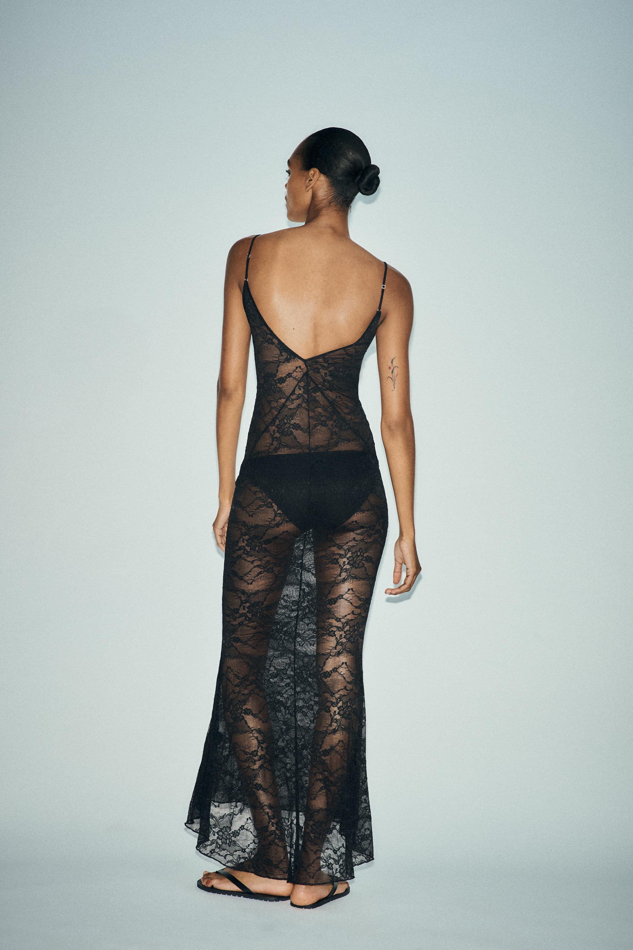 ROBE LONGUE EN DENTELLE