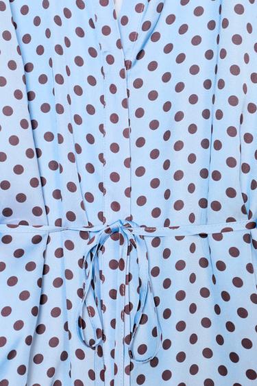 CHEMISE SATINÉE À POIS AVEC CEINTURE - Marron-Bleu de Zara - Image 6