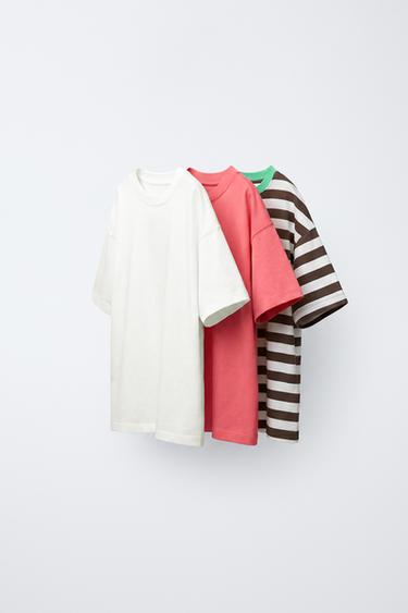 LOT DE TROIS T-SHIRTS UNIS ET À RAYURES - Brown Stripes de Zara