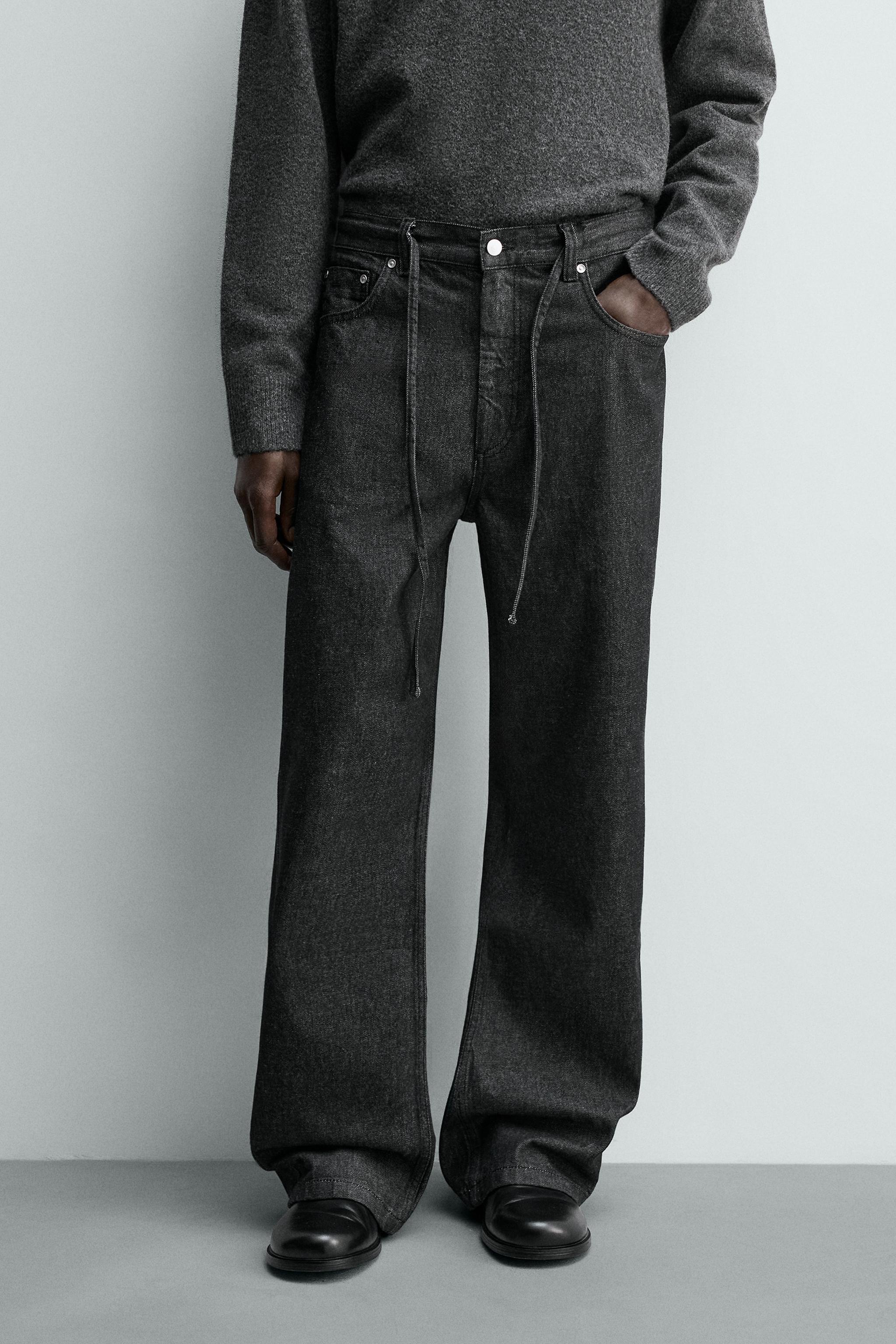 RELAXED FLARE FIT JEANS