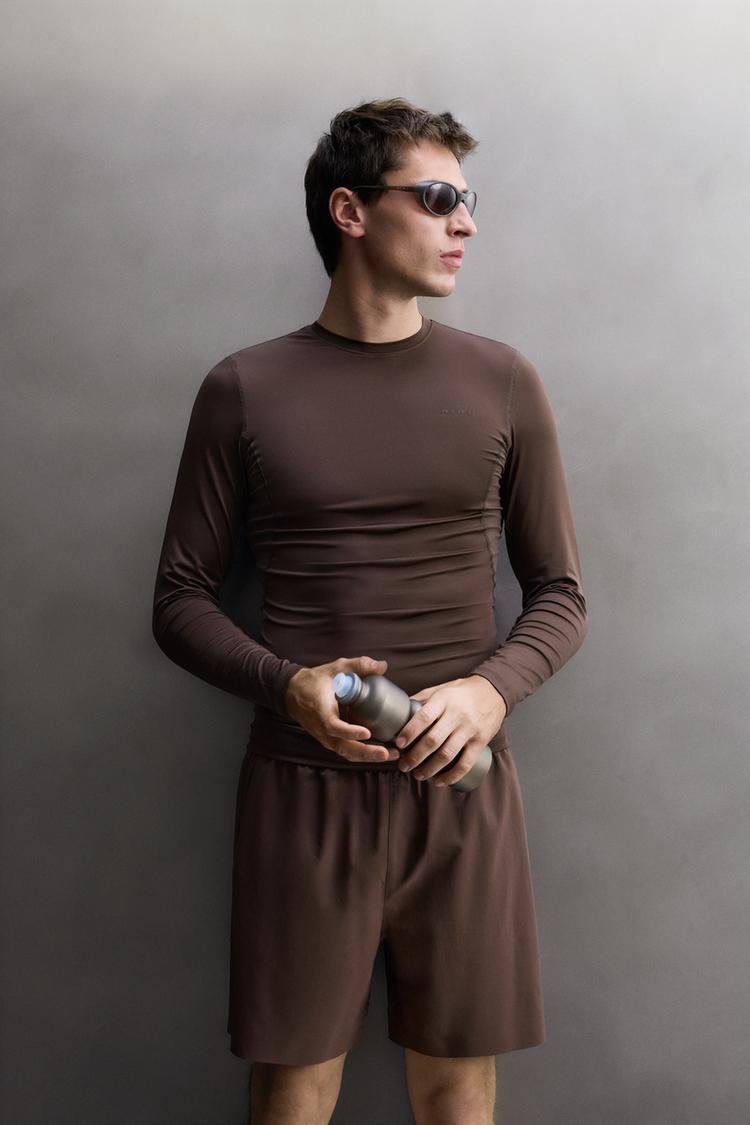 TECHNICAL FIRST LAYER TOP